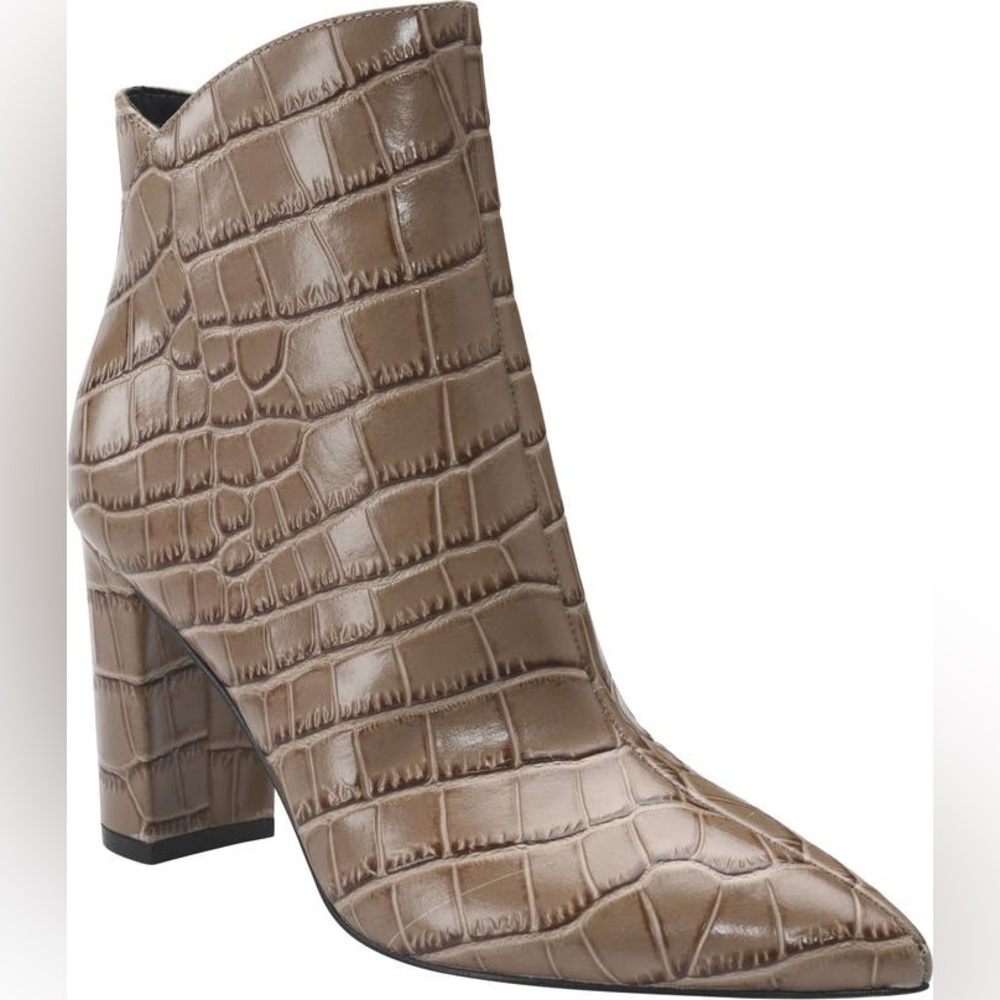$199 MRSP NEW! Marc Fisher Urmi Light Brown Embossed Leather Bootie Size 9